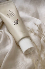 Load image into Gallery viewer, Beauty of Joseon Relief Sun: Rice + Probiotics SPF50+ PA++++ Sunscreen