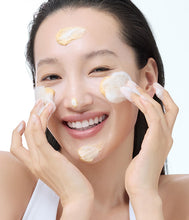 Load image into Gallery viewer, Dear Klairs Freshly Juiced Vitamin Mask Cleanser
